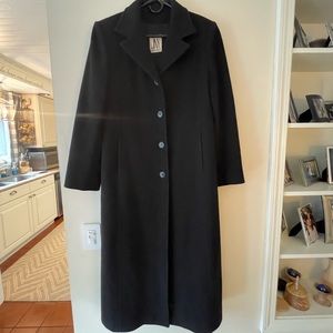 Black mid calf length wool coat   Jones New York.  Deep pockets for gloves.